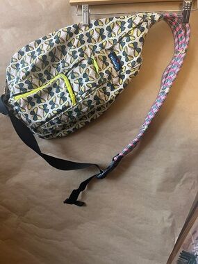 Kavu Butterfly Print Crossbody Sling Bag - White with Neon Yellow Trim